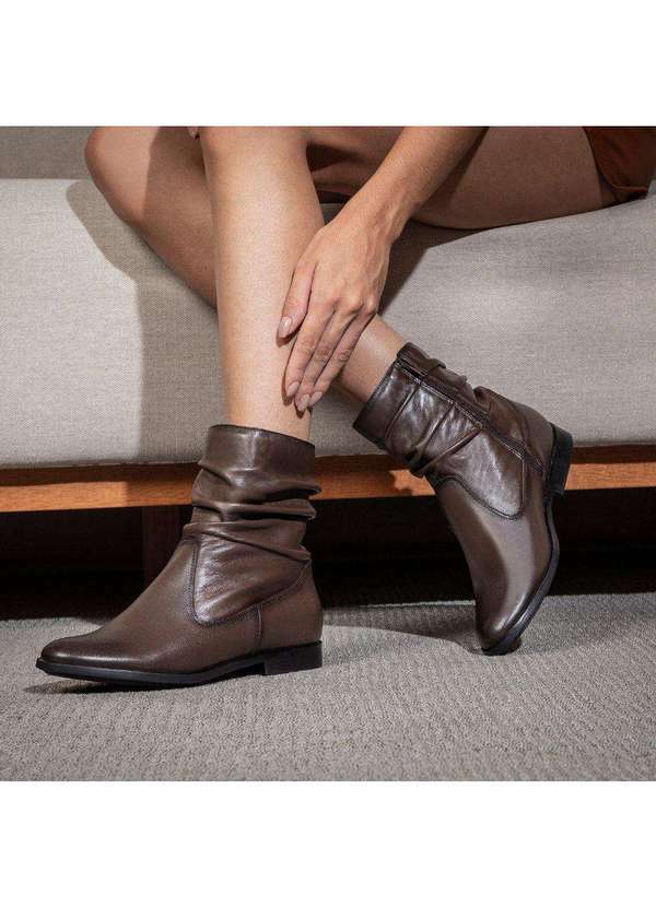 Berganno - Kit Ideal Feminino para Uso Diário-Botas Elegantes em Couro Pinhão+Pinhão 4