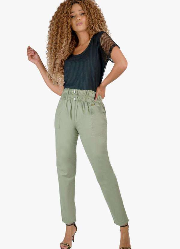 Looks Catwalk - Calça Cropped Feminina Sarja Cintura Alta Clochard com Bolso - Verde Oliva
