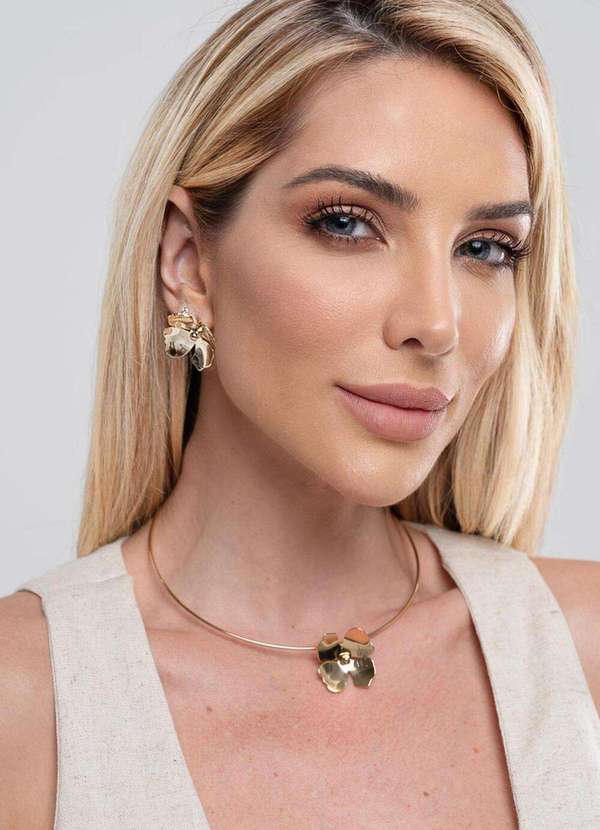 Ora Semijoias - Brinco Semijoia Flor Liso Polido Banhado a Ouro 18k - Dourado 1