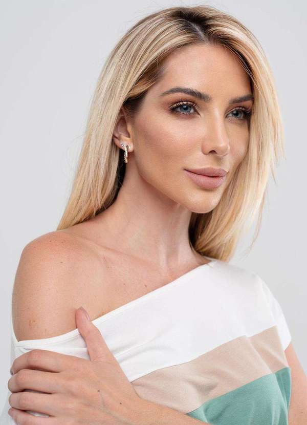 Ora Semijoias - Brinco Semijoia Meia Argola Torcida Banhado a Ouro 18k - Dourado 4