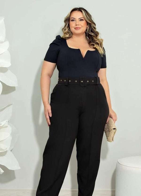 Mais na Moda Plus - Calça Alfaiataria com Cinto Chic Preta Fernanda - Preto