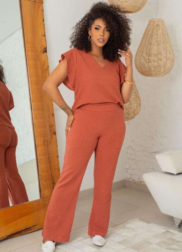 Mais na Moda Plus - Conjunto Plus Size Chic Calça e Blusa Antonia - Terra
