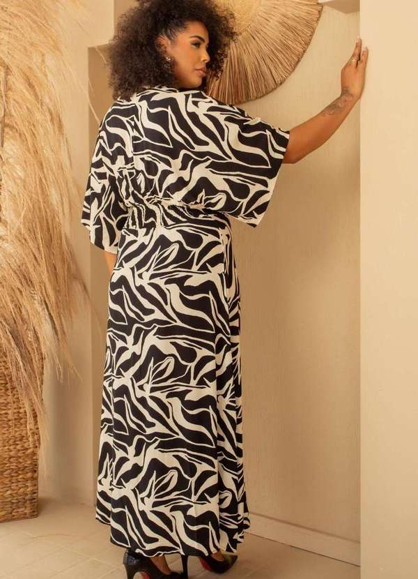 Mais na Moda Plus - Vestido Longo Estampado Chic Feminino Branco e Preto Denise - Preto e Branco 2