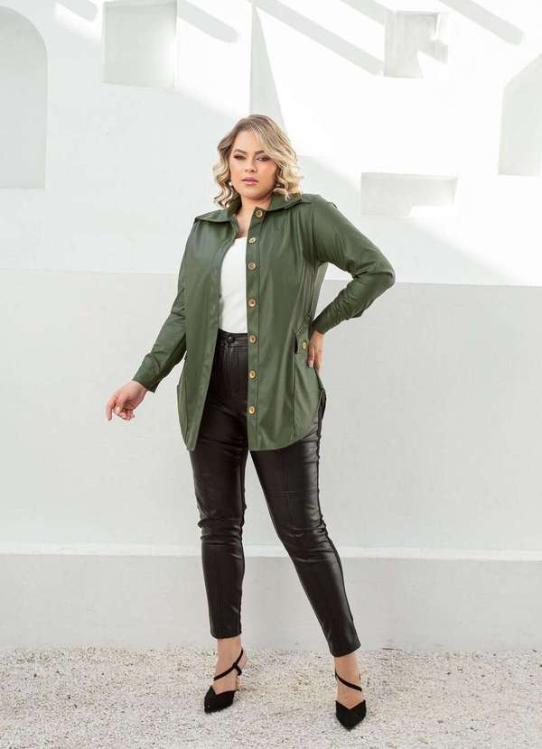 Mais na Moda Plus - Camisa/Parka Couro Sintético Verde Plus Size - Verde