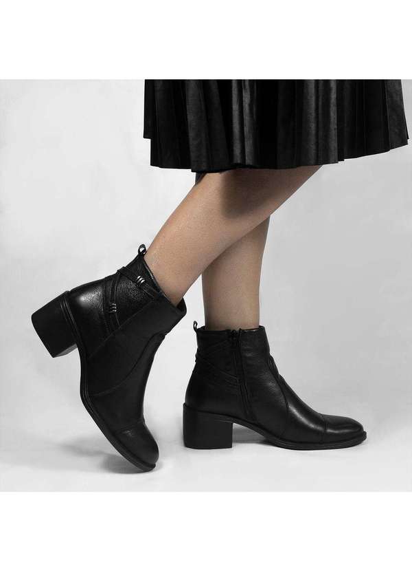 Zatta Calcados - Bota em Couro Salto Bloco Medio Frida Preto