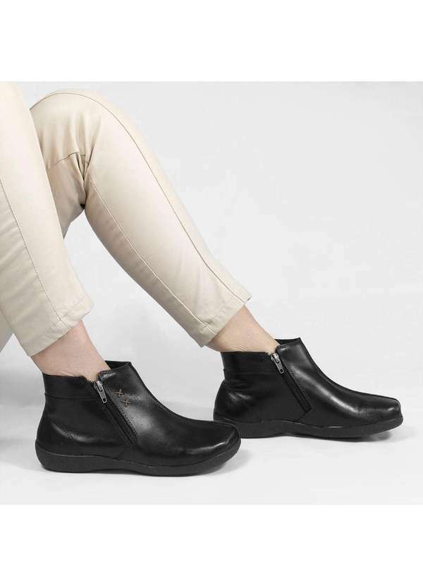 Zatta Calcados - Bota Flat em Couro Alice Preta Preto