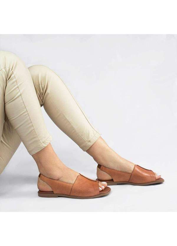 Zatta Calcados - Sandalia Rasteira Bx Couro Fechada Francisca Marrom