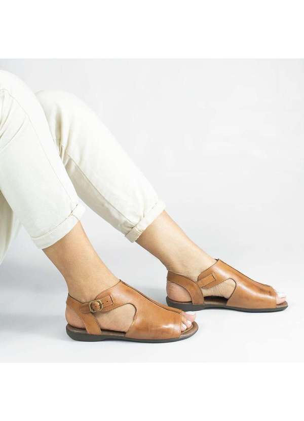 Zatta Calcados - Sandalia Rasteira Fechada Flat Mia Marrom