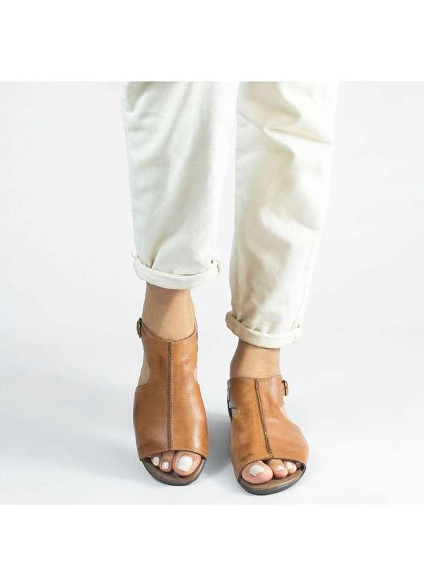 Zatta Calcados - Sandalia Rasteira Fechada Flat Mia Marrom 5