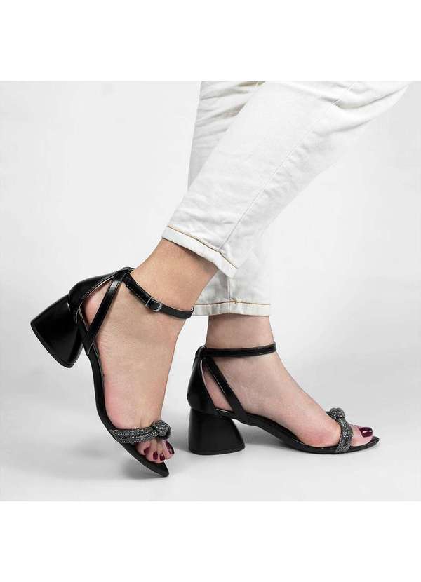 Zatta Calcados - Sandalia Bico Folha Nanda Preto