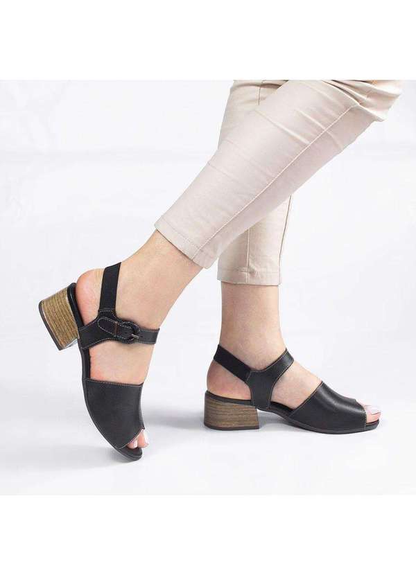 Zatta Calcados - Sandalia de Couro Salto Bloco Laiane Preto