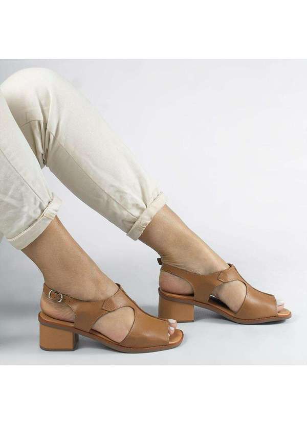 Zatta Calcados - Sandalia Salto Bloco Couro Recorte Fernanda Marrom 5