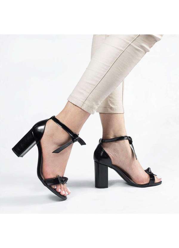 Zatta Calcados - Sandalia Salto Bloco Laco Katy Preto