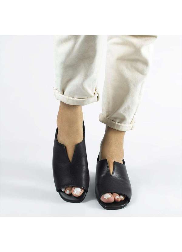 Zatta Calcados - Sandalia Zatta Baixa Basica Couro Filomena Preto 3