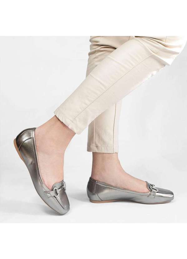 Zatta Calcados - Mocassim Fivela Strass Flavia Prata Cinza