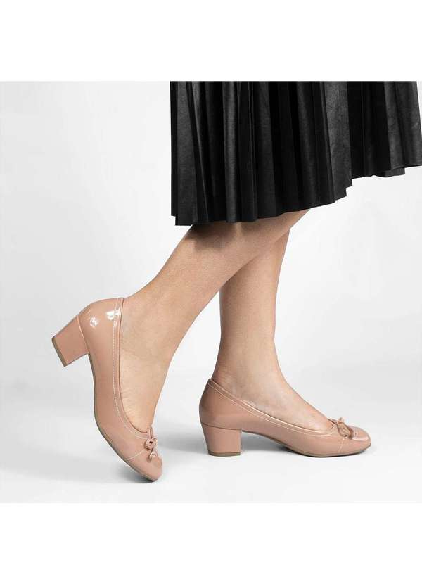 Zatta Calcados - Sapato Zatta Retro Salto Bloco Laco Verniz Bege