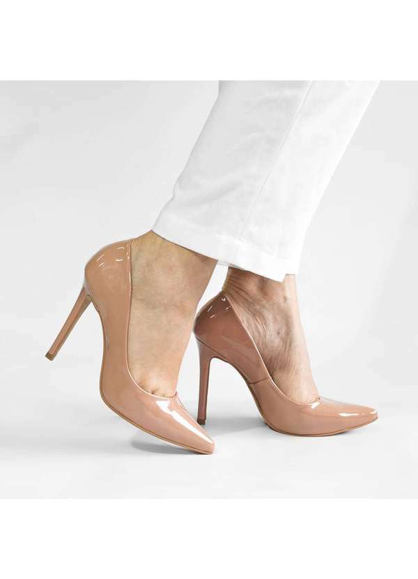 Zatta Calcados - Scarpin Zatta Salto Alto Bico Fino Suzy Verniz Bege