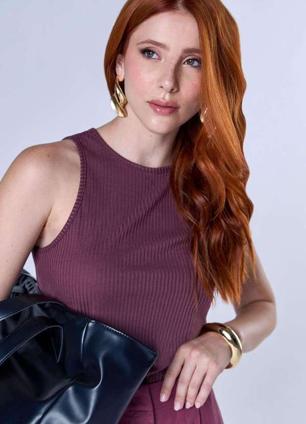 Ritmi Studio - Regata Malha Canelada Vermelho