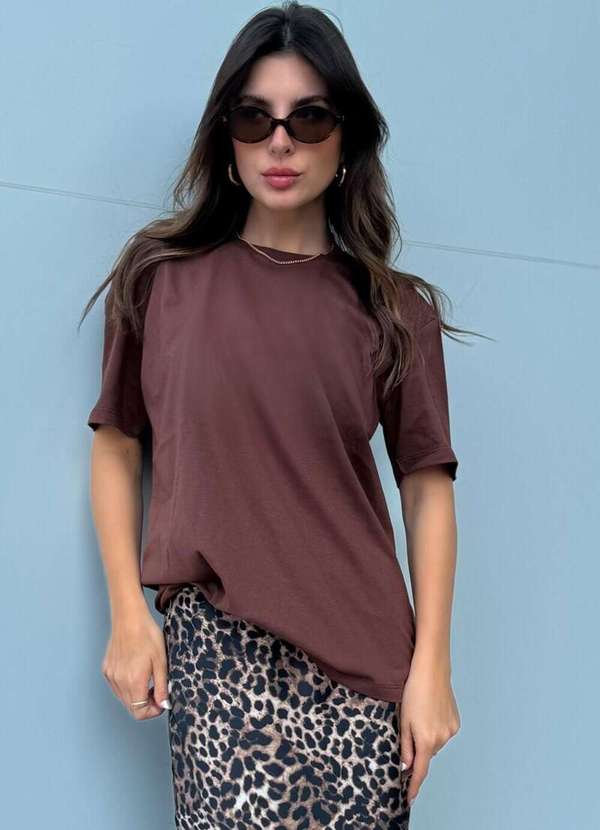 Cianitas - Blusa Feminina Over Marrom Escuro Lisa - Marrom