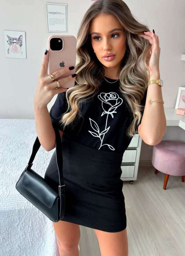 Cianitas - Blusa Feminina Over Preta Rosa Minimalista - Preto