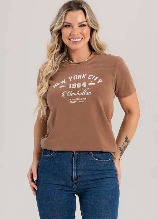 Cianitas - Camiseta Feminina Estonada Camel Manhattan 1964 - Estonada