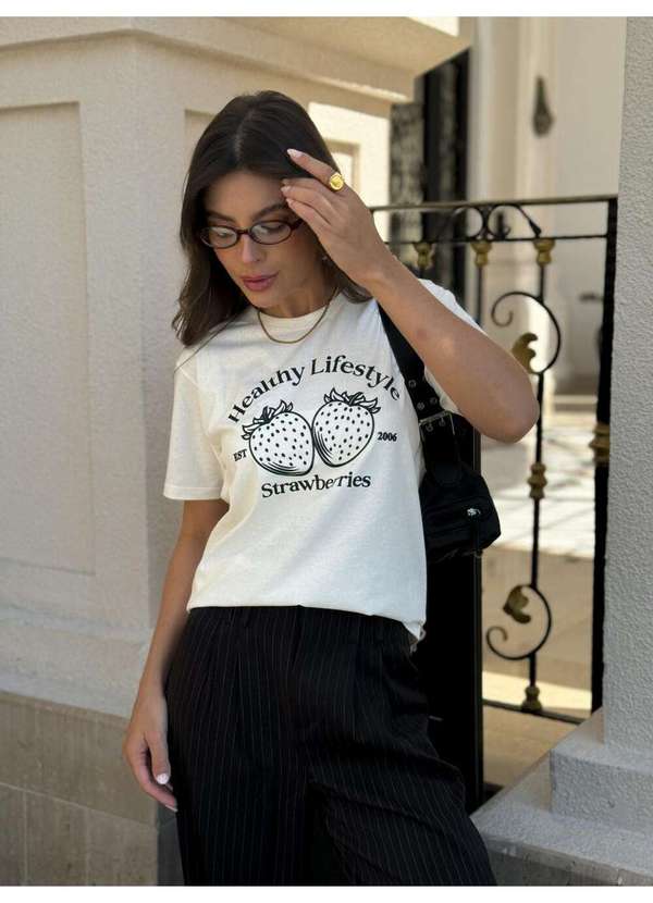 Cianitas - Camiseta Feminina Off Morango Healthy - Off