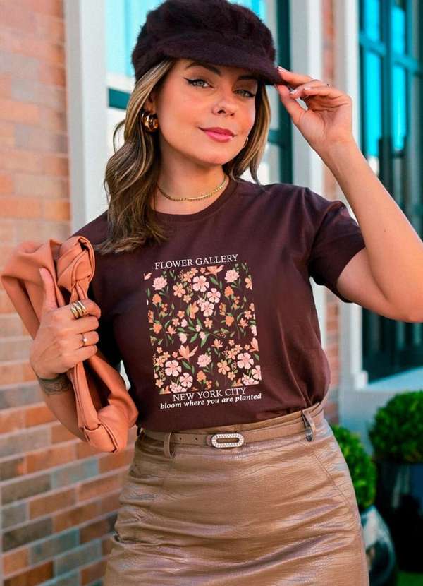 Cianitas - Camiseta Feminina Marrom Escuro Flower Gallery - Marrom