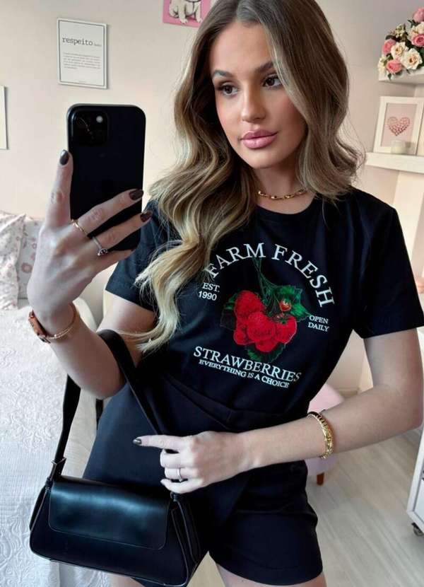 Cianitas - Camiseta Feminina Preta Morango - Preto 3