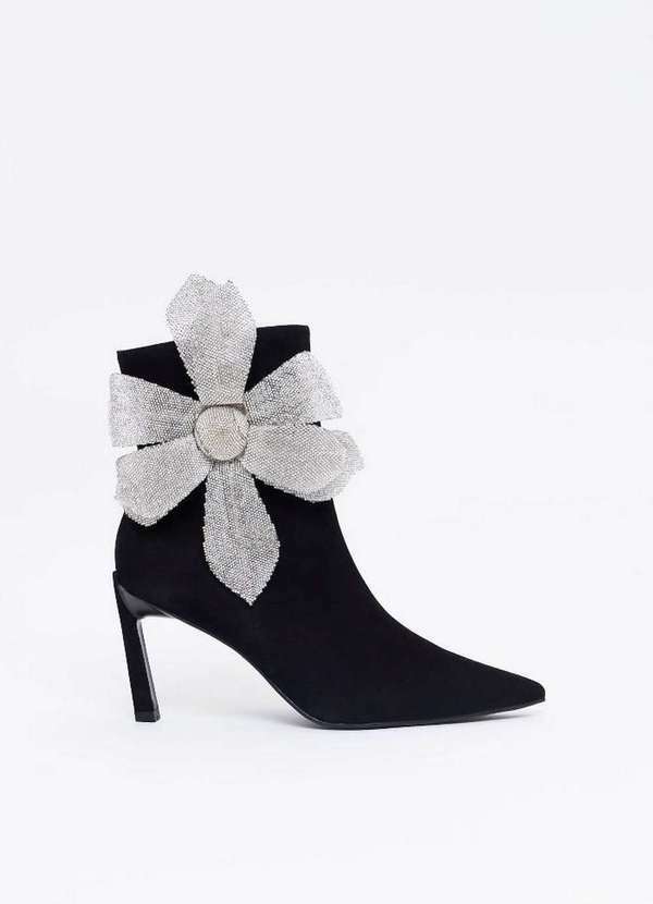 Amarante do Brasil - Bota Bico Fino Cano Curto Flor Preto