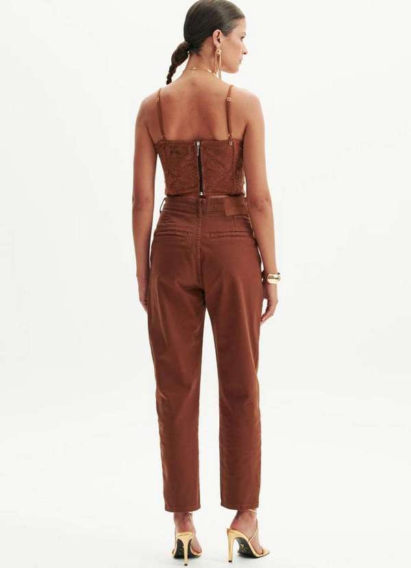 Amarante do Brasil - Calca Sarja Reta High Marrom 2