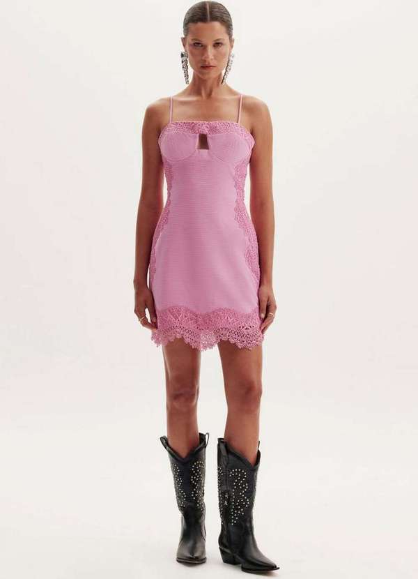 Amarante do Brasil - Vestido Curto com Renda Rosa