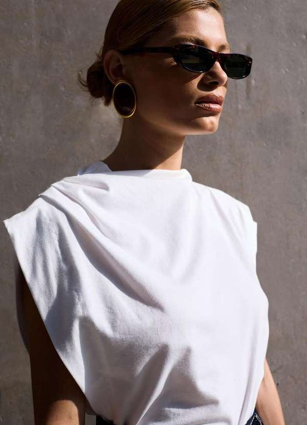 Laccord - Blusa com Drapeado nos Ombros Branco 1