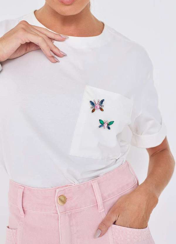 Laccord - Blusa T-Shirt de Malha com Broche Branco