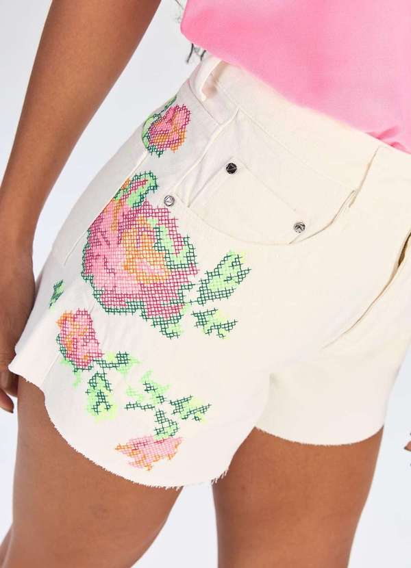 Laccord - Short Cintura Alta com Bordado Branco 2