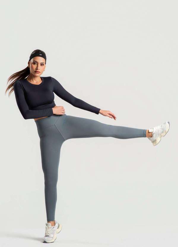 Wemood - Cropped Básico Manga Longa Decote Redondo Wemood - Preto