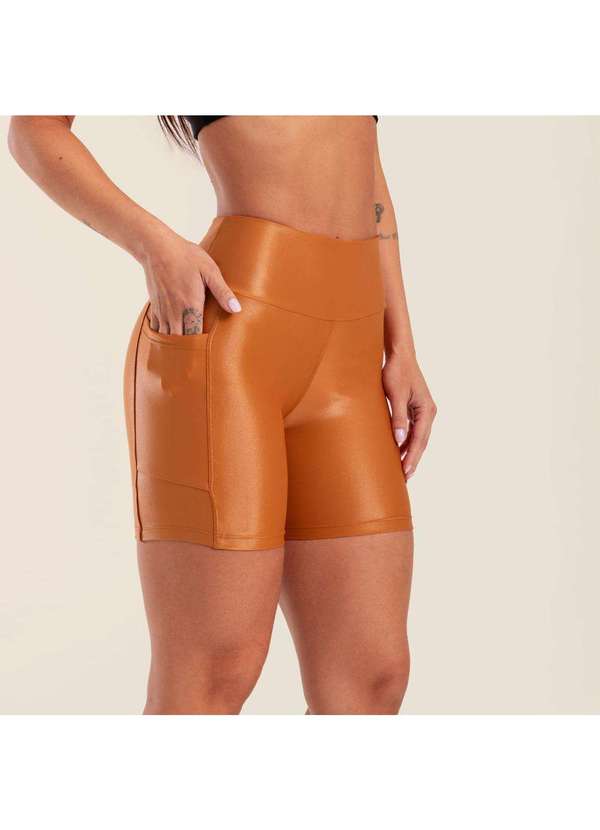 Donna Carioca - Short Essential Chia Caramelo Cirrê com Bolso Marrom 4