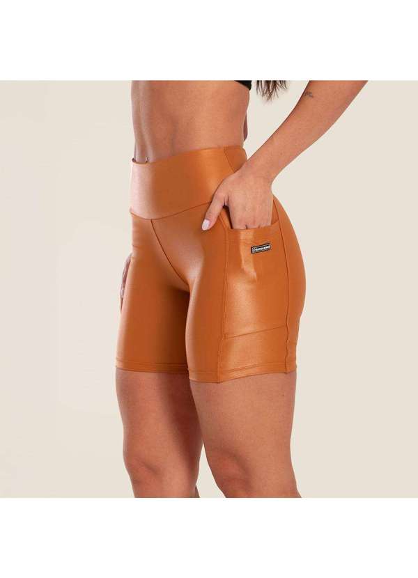 Donna Carioca - Short Essential Chia Caramelo Cirrê com Bolso Marrom 5