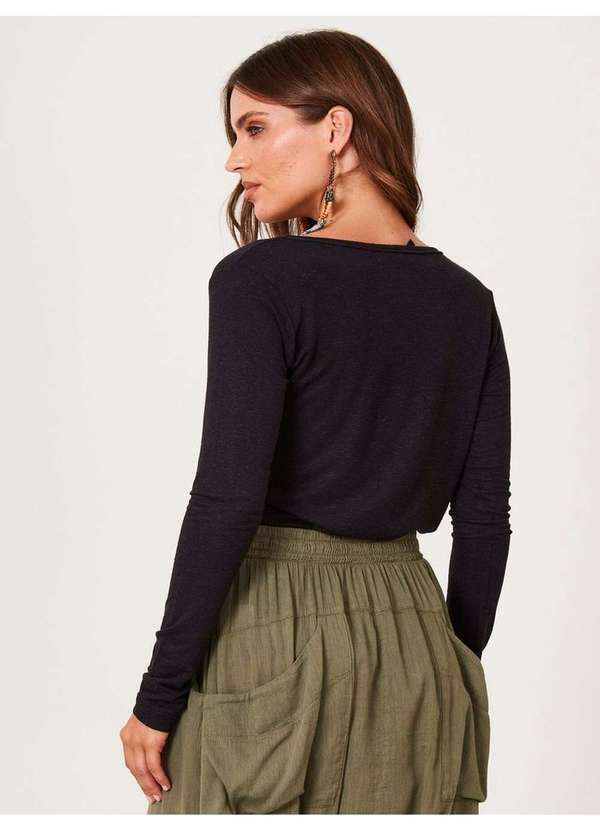Yacamim - Blusa Básica com Mangas Longas Justas Preta Yacamim B20 Liso Preto 3