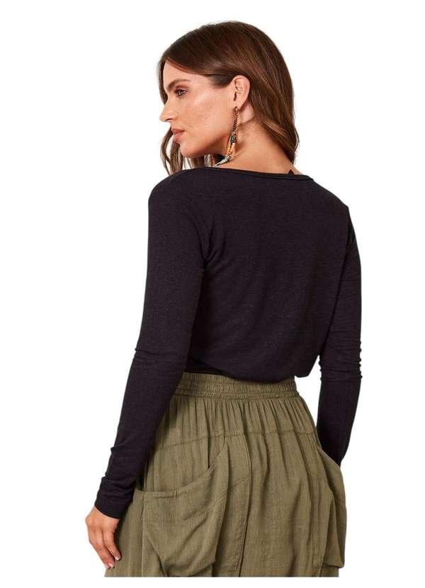 Yacamim - Blusa Básica com Mangas Longas Justas Preta Yacamim B20 Liso Preto 4