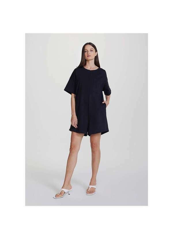 Hering - Macaquinho Curto Feminino Oversized com Bolso Preto