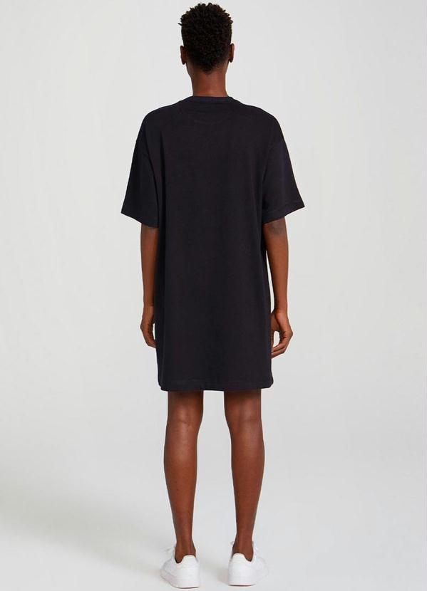 Hering - Vestido Básico Curto Oversized em Algodão Preto 2
