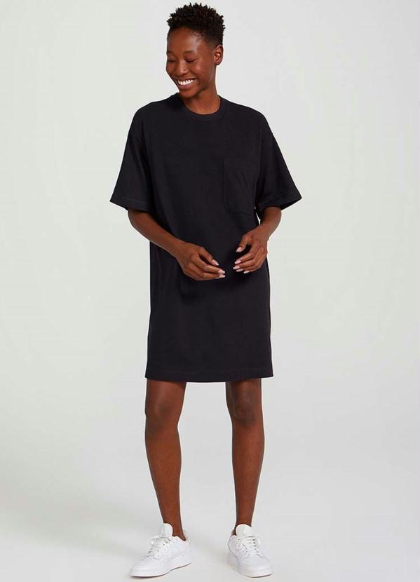 Hering - Vestido Básico Curto Oversized em Algodão Preto 4