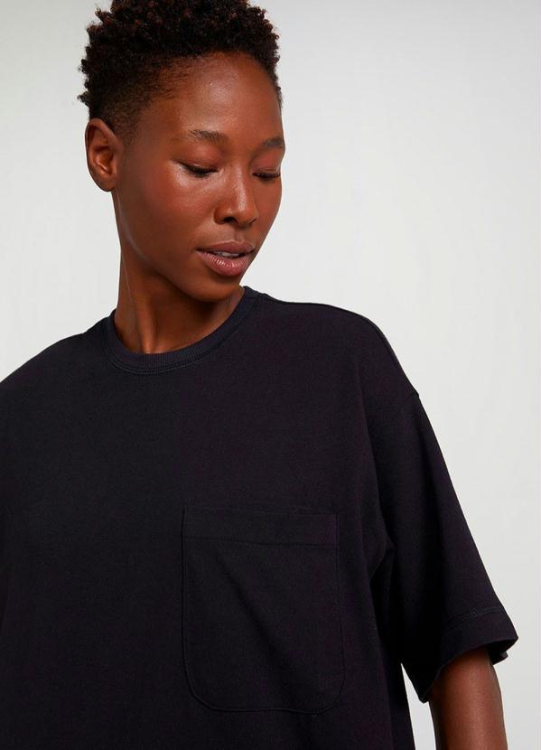 Hering - Vestido Básico Curto Oversized em Algodão Preto 5