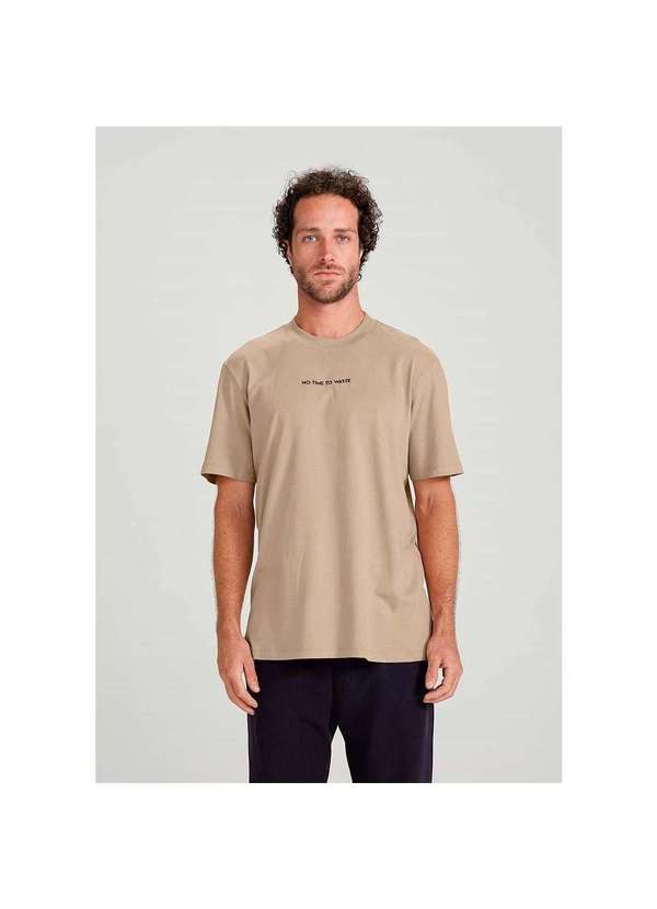 Hering - Camiseta Masculina Regular com Estampa Frase Marrom