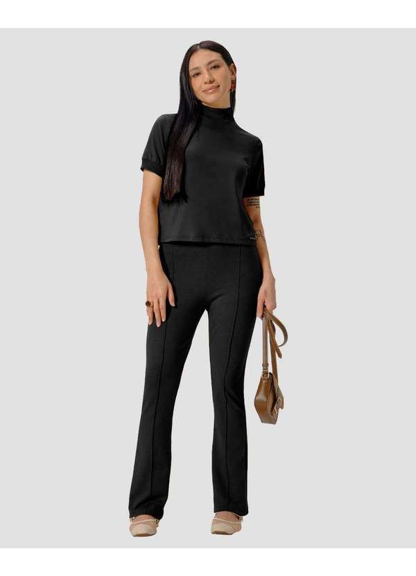 Cereja Rosa - Blusa Feminina em Meia Malha com Gola Alta Preto