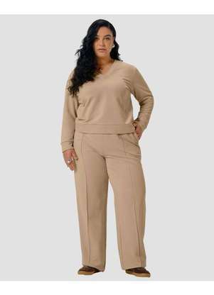 Cereja Rosa - Calça Feminina Plus Size em Moletinho com Bolso Bege - CEREJA ROSA