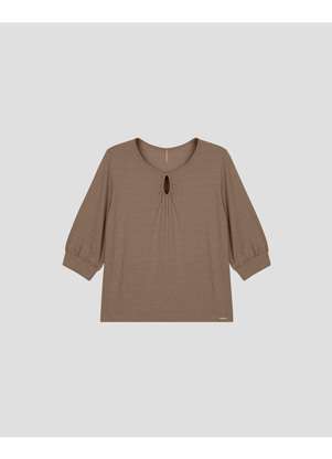 Cereja Rosa - Blusa Feminina Plus Size Manga 3/4 com Decote Gota Marrom - CEREJA ROSA