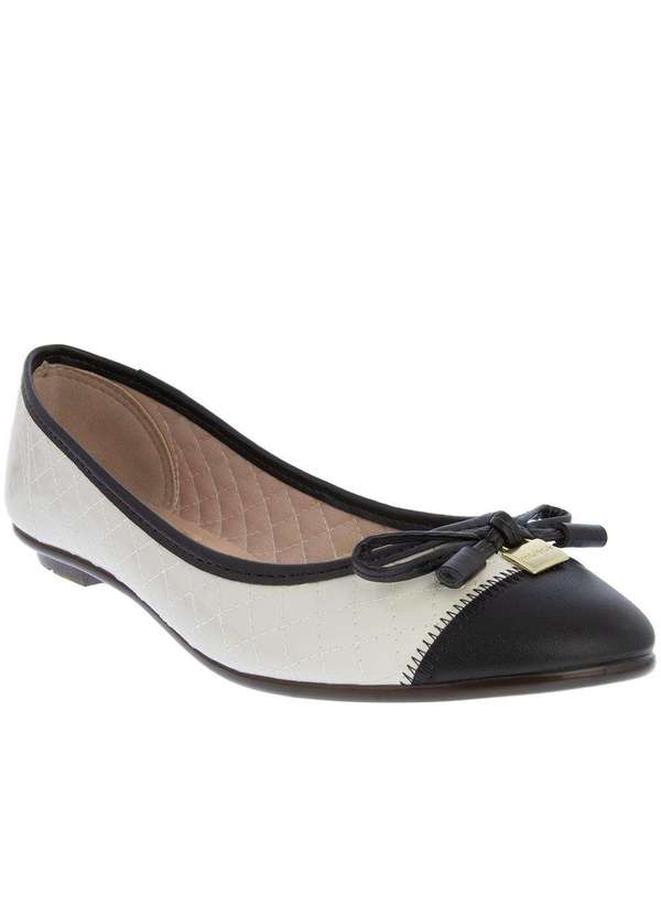 Moleca - Sapatilha Moleca Laço Matelassê Recortes Verniz Off White Colorido 1