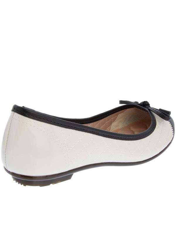 Moleca - Sapatilha Moleca Laço Matelassê Recortes Verniz Off White Colorido 3