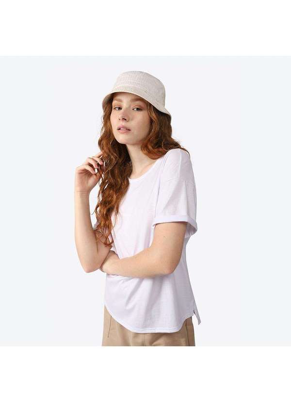 Basicamente - Camiseta Feminina Anti Odor Boxy Tech Branco